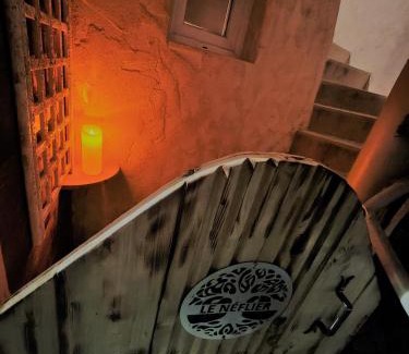Faubourg Sud House | Le Néflier Dijon - appart balnéo - SPA romantique pour 2