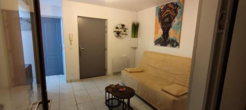 Montereau-sur-le-Jard Apartment | Le Nid du Voyageur