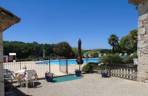 Razac-d'Eymet Apartment | Le Nid - Fantastic Studio Gite with pool in 30+ acres nr Bergerac