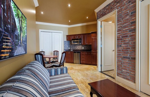 Shaughnessy Village Hotel | Le Nouvel Hotel