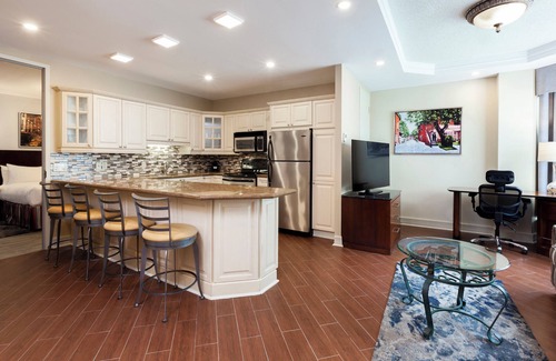 Shaughnessy Village Hotel | Le Nouvel Hotel