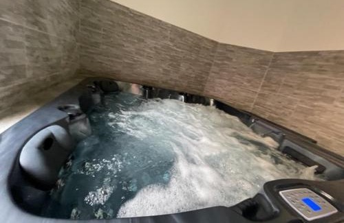 Centre Ville Apartment | - Le Nuage - Unique, espace Spa privatif et jardin avec plancha et salon privatif, stationnement public gratuit