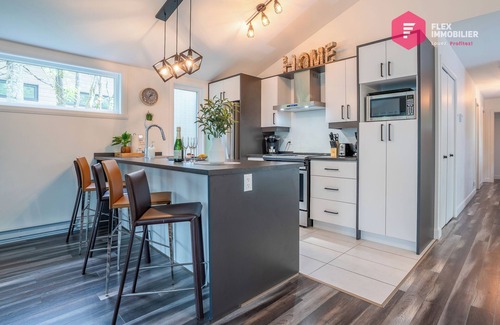 Pont-Rouge Ski Chalet | ⭐ Le Palmier de Portneuf 🌴 Private hot tub, Pool, Sauna, Billiards, Trails ⭐