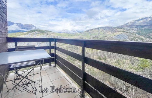 Le Sauze Apartment | Le Panorama Studio 6 pers. - Private parking lot