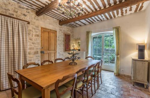 Menerbes House | Le Paradis des Fleurs