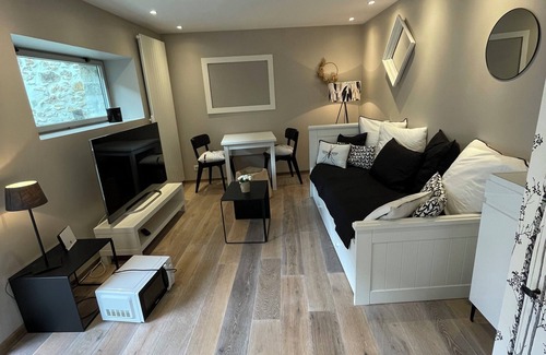 Fleury-en-Biere House | LE Passage Secret