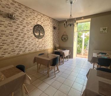 Bollene Hotel | Le patio de Fabio