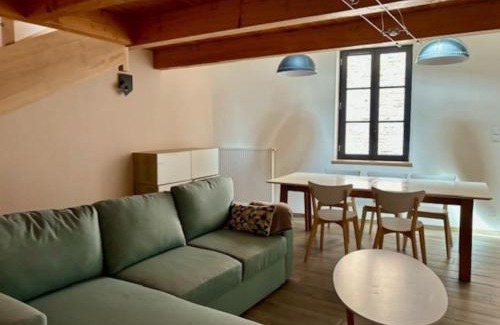 Cluny Apartment | Le Patio de l'Abbaye