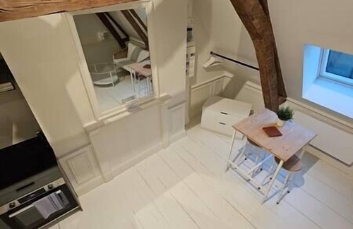 Arras Apartment | Le perchoir, studio avec mezzanine
