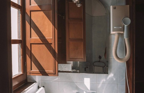 Vezzi Portio Hotel | Le Petit Chateau