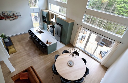 Shannon Ski Chalet | Le Petit Frontenac - Charming & Refined - Spa, Pool, Sauna, Foosball
