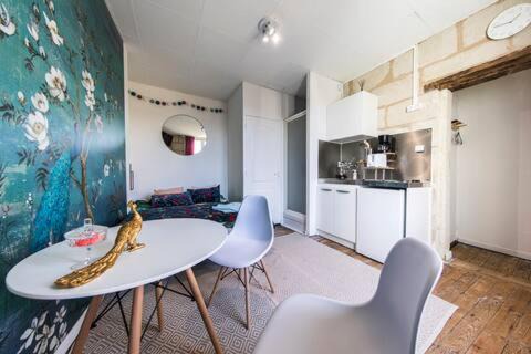 Chinon Apartment | Le petit Leon - CENTRE Chinon - idéal CNPE