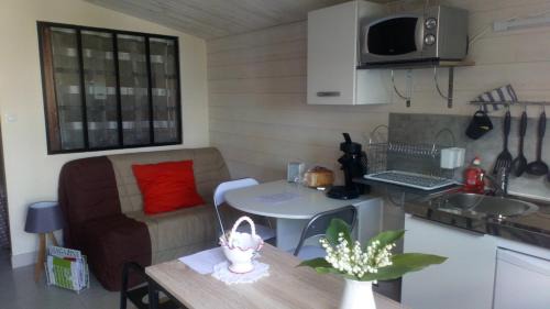 Saint-Malo-du-Bois Apartment | Le Petit Logis