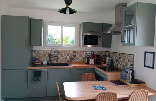 Echire House | Le Petit Marais – Relaxation for Families with Jacuzzi, Garden, and Air Conditioning