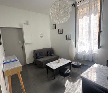 Narbonne Apartment | Le petit Narbonnais à 4min à pied de la gare