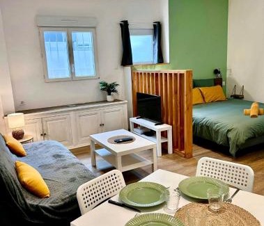 La Roche-Chalais Apartment | Le Petit Rochelais Studio 3 pers Pro & Loisirs
