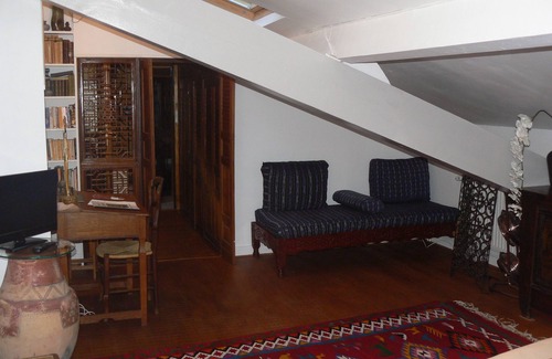 Clermont Ferrand City Centre House | LE PETIT SIAM - Bed and breakfast 1/2 pers with private bathroom - Center Clermont-F