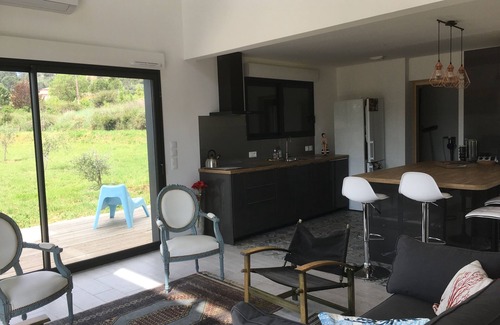 Le Val House | LE PETIT SUD: VILLA 6/8 people with garden, boules court and terrace