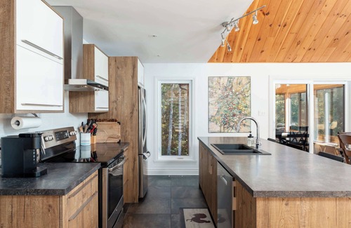 Chertsey Ski Chalet | Le Plein Sud: Lake access, spa & nearby activities