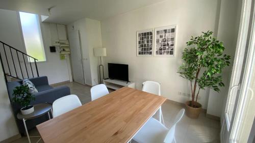 Palaiseau Apartment | Le Poincaré, Proche Gare RER, Parking, Arrivée autonome