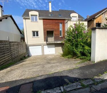 Palaiseau Apartment | Le Poincaré, Proche Gare RER, Parking, Arrivée autonome