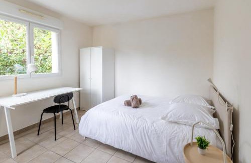 Palaiseau Apartment | Le Poincaré, Proche Gare RER, Parking, Arrivée autonome