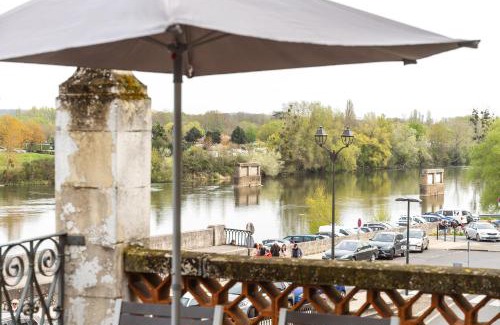 Amboise Apartment | Le Pont Royal
