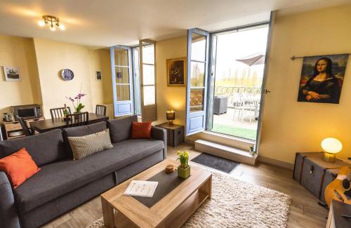 Amboise Apartment | Le Pont Royal