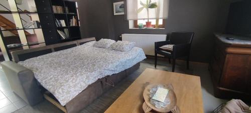 Wanze House | Le Pouce Roux