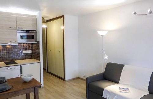 Les Praz-de-Chamonix Apartment | Le Pramouny by Interhome