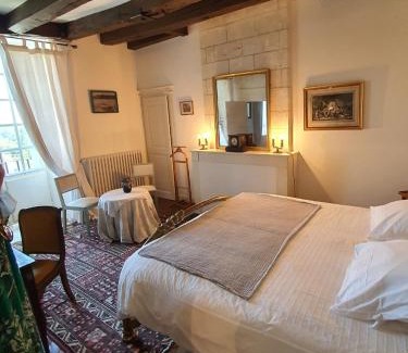 Loches Bed & Breakfast | LE PRESBYTÈRE DE LA CITE ROYALE DE LOCHES