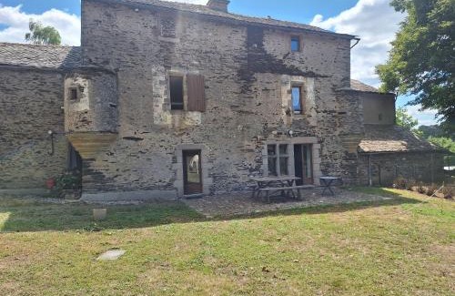 Comps-la-Grand-Ville Bed & Breakfast | Le Prieuré de Saint Sauveur
