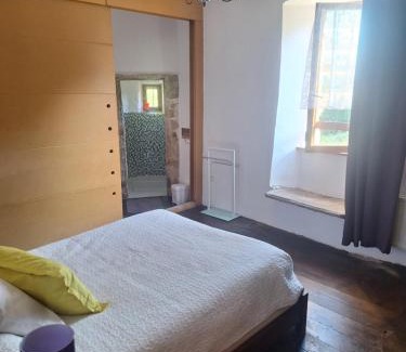 Comps-la-Grand-Ville Bed & Breakfast | Le Prieuré de Saint Sauveur