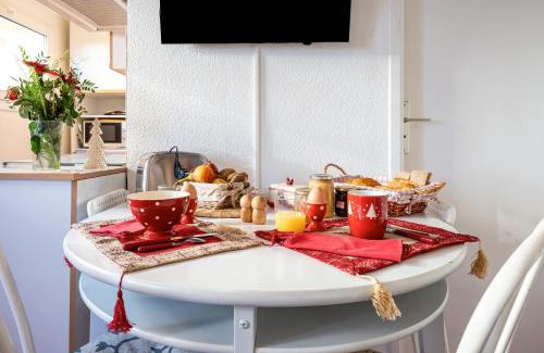 Saint-Laurent-en-Grandvaux Apartment | Le Ptit Bois - Piscine partagée