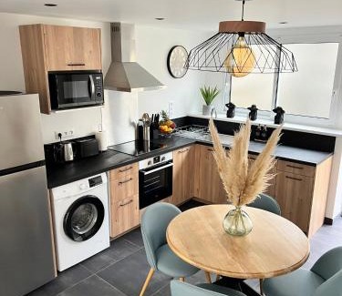 Chablis House | Le Ptit Gite de Chablis - Maison avec Cour en Centre-Ville