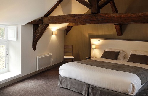 Richelieu Hotel | Le Puits Doré – Hôtel Restaurant Logis