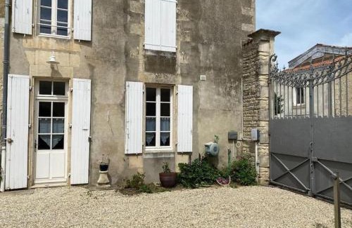 Courcon Bed & Breakfast | Le Puits Sainte Claire