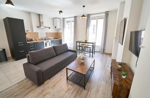 Oullins Apartment | Le République-cosy 4 pers-Oullins-Lyon Centre