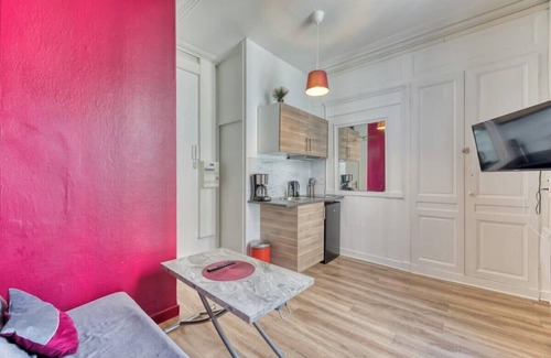 Quartier Pasteur Apartment | Le Red Touch, votre F2 au cœur de Rouen !