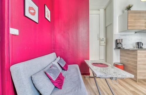 Quartier Pasteur Apartment | Le Red Touch, votre F2 au cœur de Rouen !