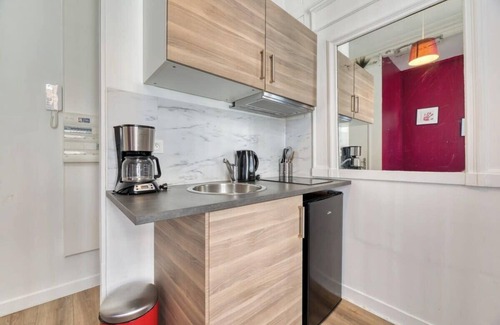 Quartier Pasteur Apartment | Le Red Touch, votre F2 au cœur de Rouen !