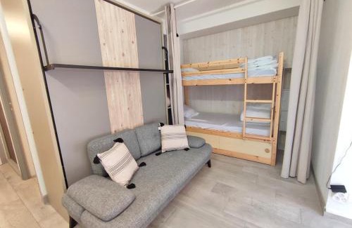 Bagneres-de-Luchon Apartment | Le reflet des montagnes, studio, centre Luchon, 4 personnes