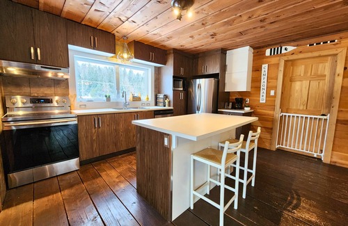 Papineau Regional County Municipality Ski Chalet | Le Refuge Étoilé - 1 min from federated snowmobile trails