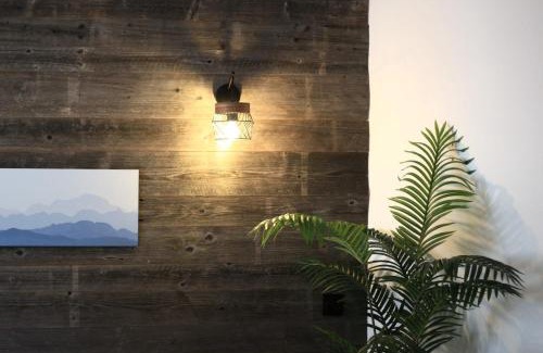 Annecy Apartment | Le Refuge Tropical Taine
