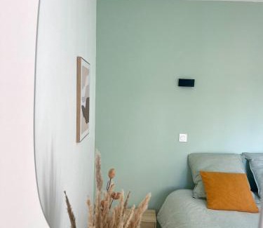 Villeneuve Apartment | Le refuge urbain - T2 à la gare