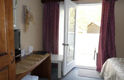 Saint Aime Des Lacs Hotel | Le Relais des Hautes Gorges