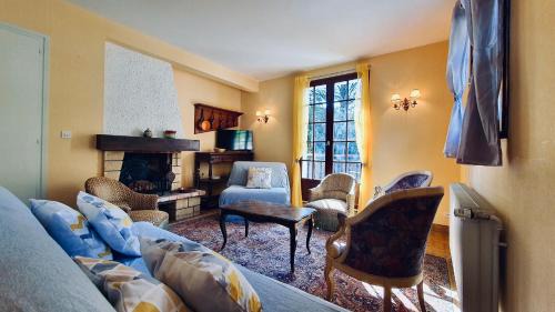 Sevrier House | Le Renouveau