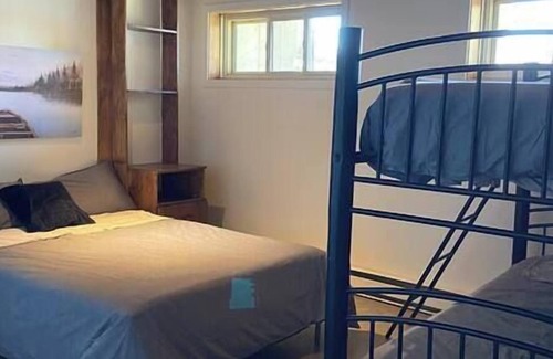 Weedon Ski Chalet | Le Riverain, Private dock, SPA and boats