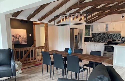 Weedon Ski Chalet | Le Riverain, Private dock, SPA and boats