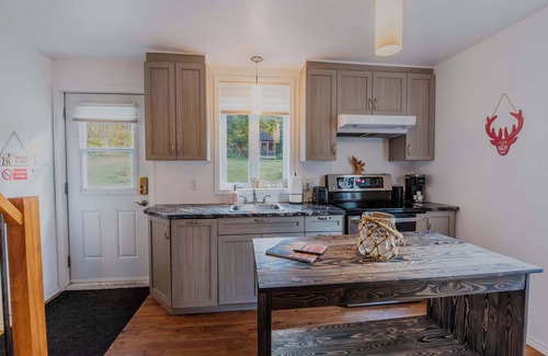 Mauricie Ski Chalet | Le Road Shack spa, Trois-Rives